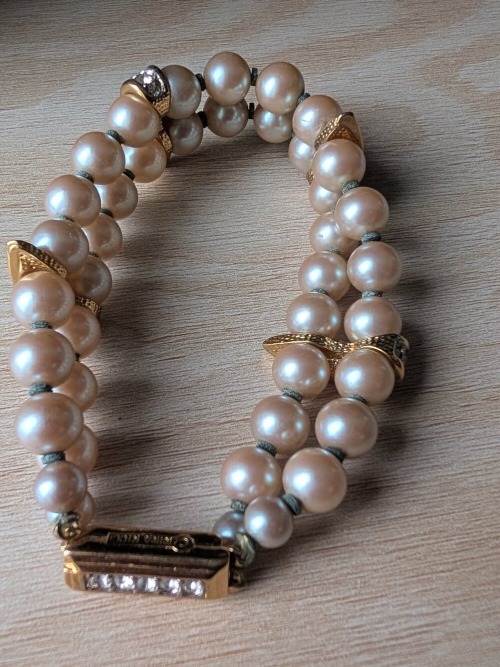 Vintage Nina Ricci Pearl Bracelet — 22kt Gold Plated ✨